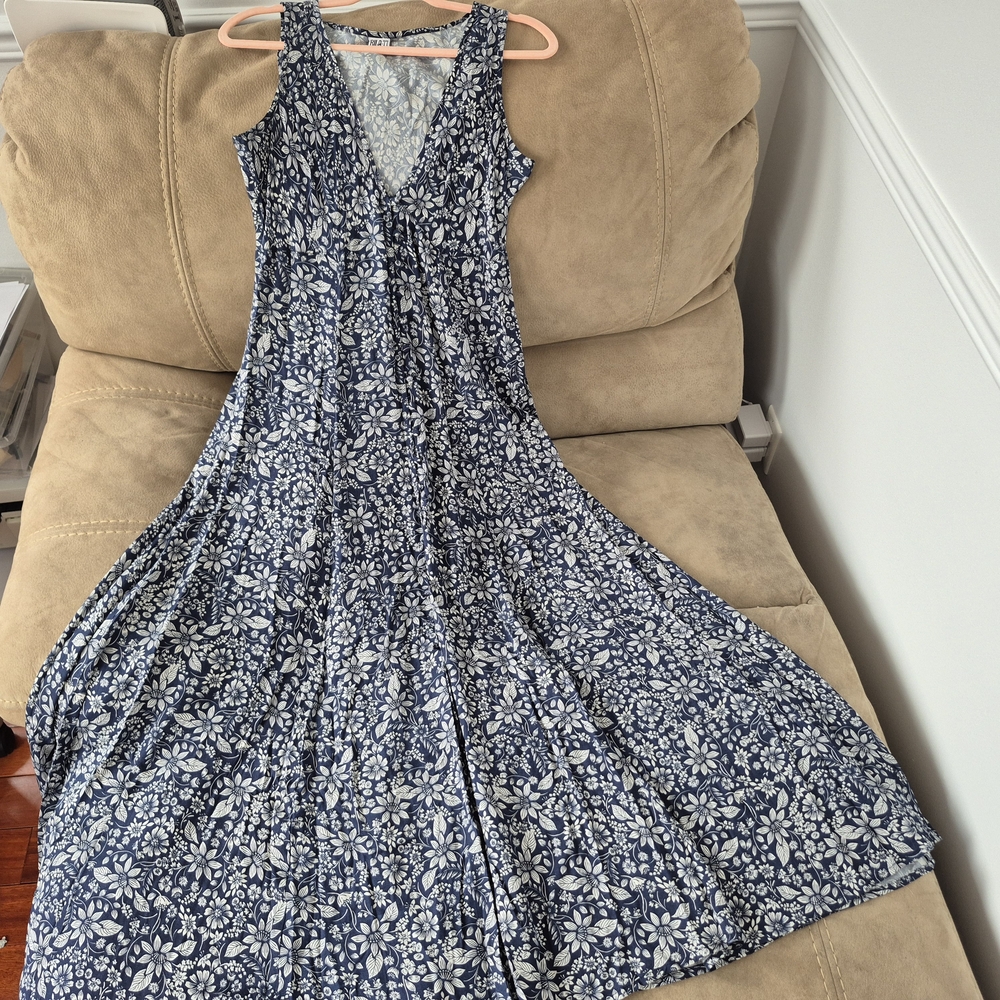 Bila Blue and White Sleeveless V-Neck Maxi Sundress